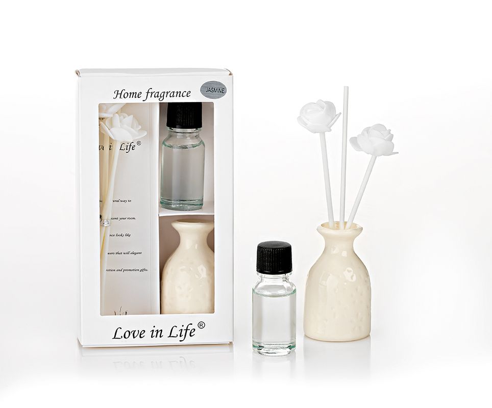 209-4426 ΜΠΟΜΠΟΝΙΕΡΑ ΑΡΩΜΑΤΙΚΟ ΧΩΡΟΥ 10ml ΜΕ STICKS ΣΕ ΛΕΥΚΟ ΚΟΥΤΙ 9X4.5X15CM/ 6 ΑΡΩΜΑΤΑ - Image 1